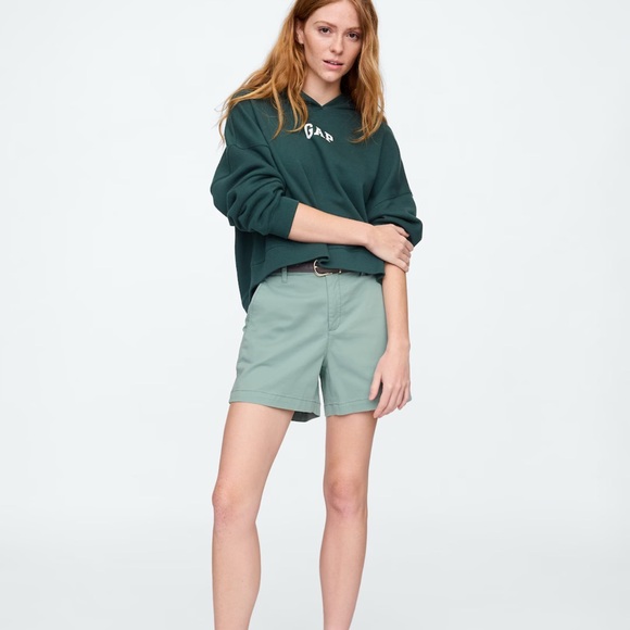 GAP Green Khaki Shorts, Like New - Picture 1 of 4